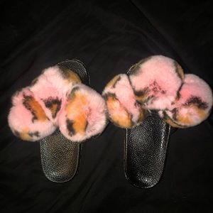 PINK & CHEETAH FUR BALL SLIDES!